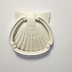 Mcm shell towel holder